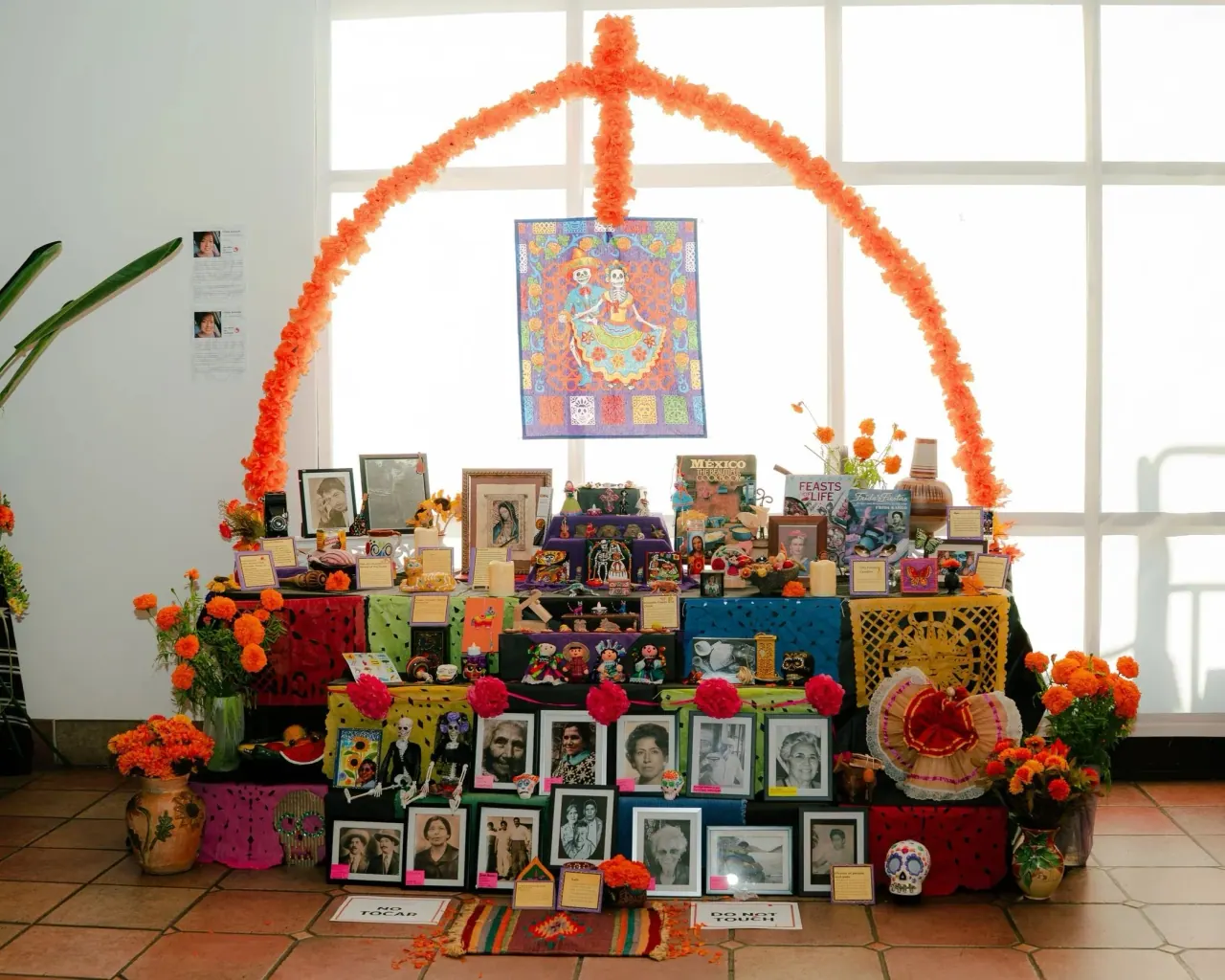 Avenida de los Altares 往届的橙色拱门祭坛